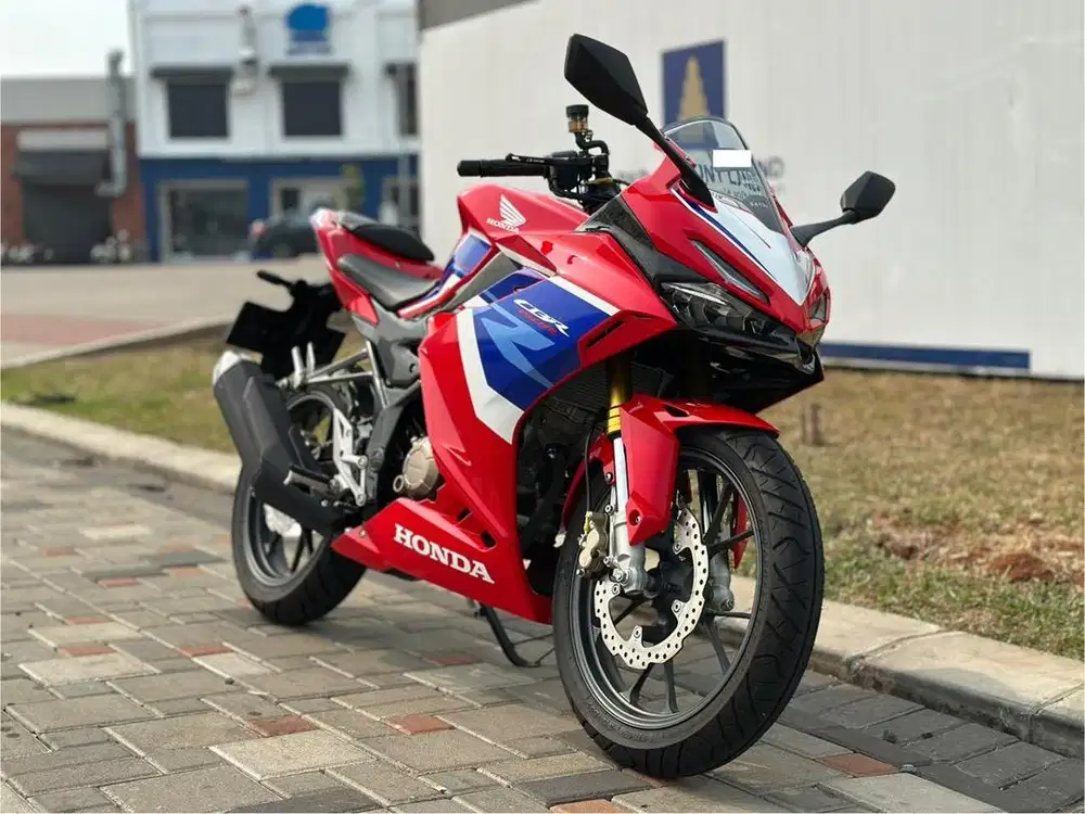 Low KM Cakep Standard Honda CBR 150 Non ABS facelift 2023