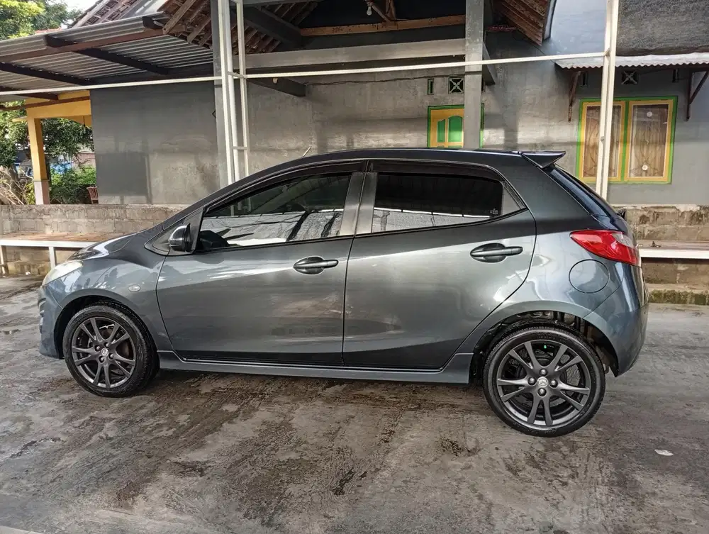Mazda 2 2010 Bensin