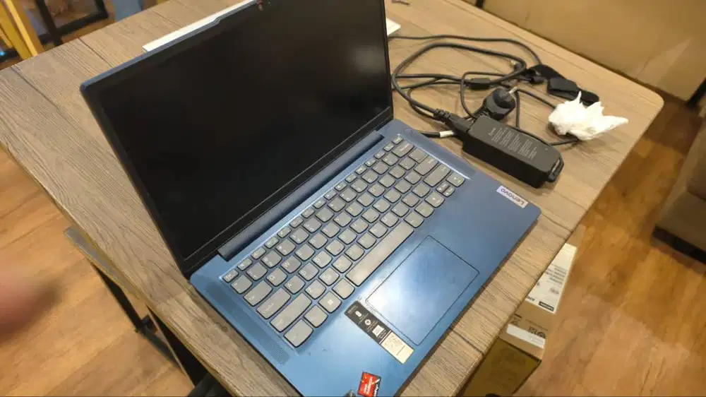 DIJUAL LAPTOP LENOVO IDEAPAD 3 14ABR8