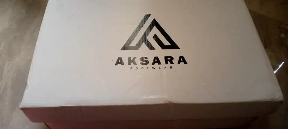 Sepatu baru merk AKSARA