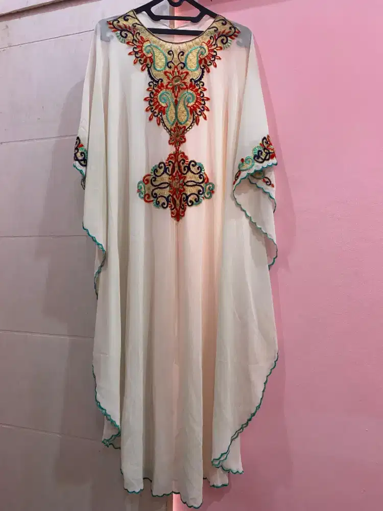 Baju Kaftan Bekas