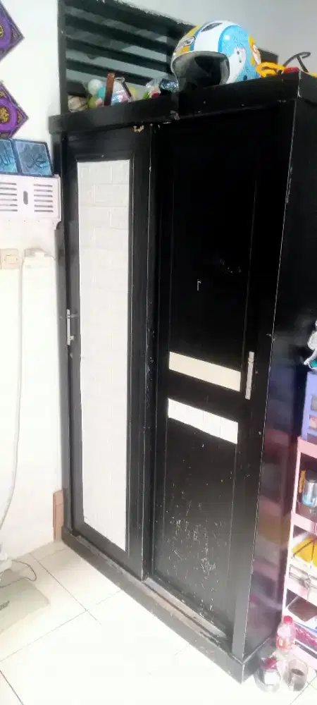 Lemari Pakaian Bahan Kayu Lok Kemanggisan