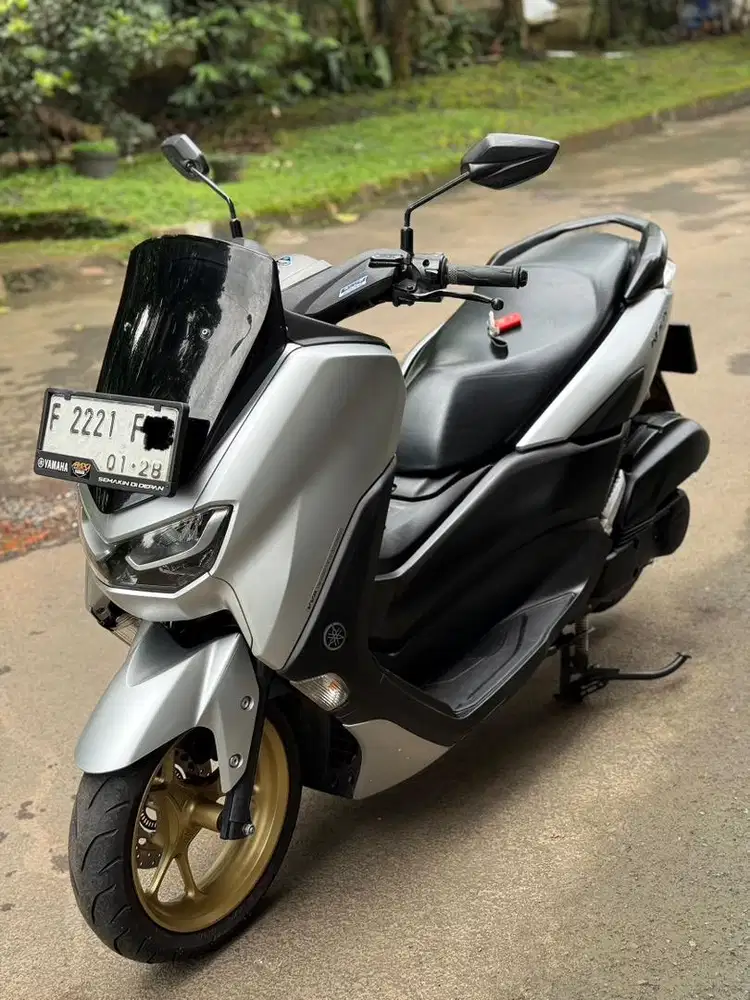 Yamaha Nmax 155 New Keyless Thn 2023 Silver Mulus