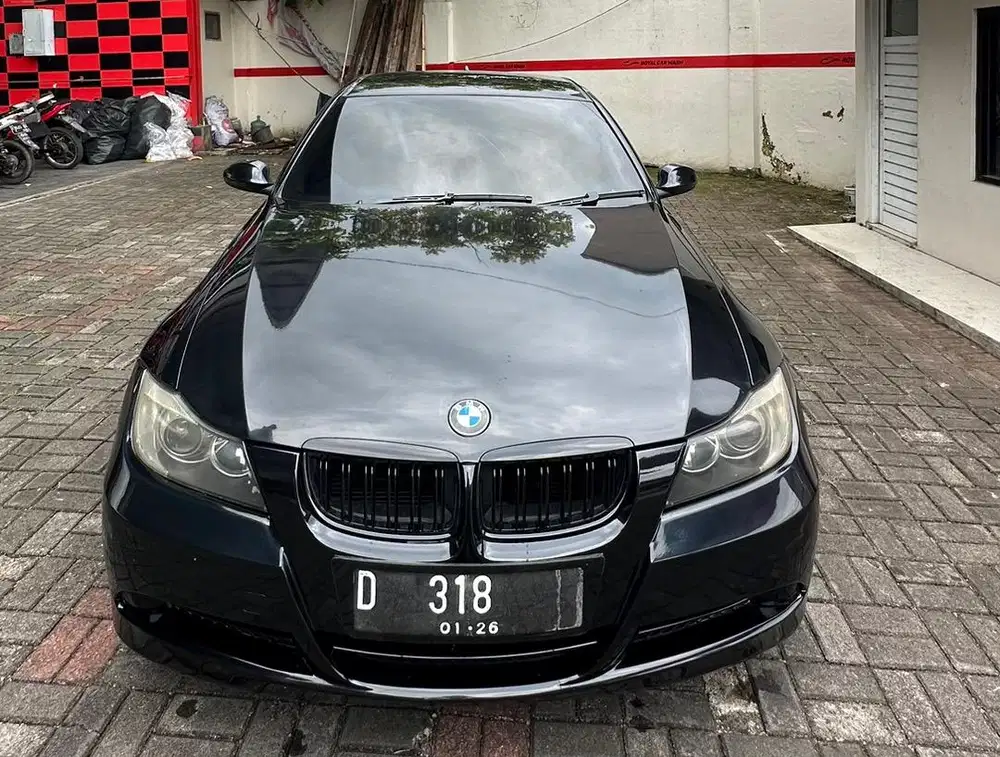 BMW e90 320i 2006