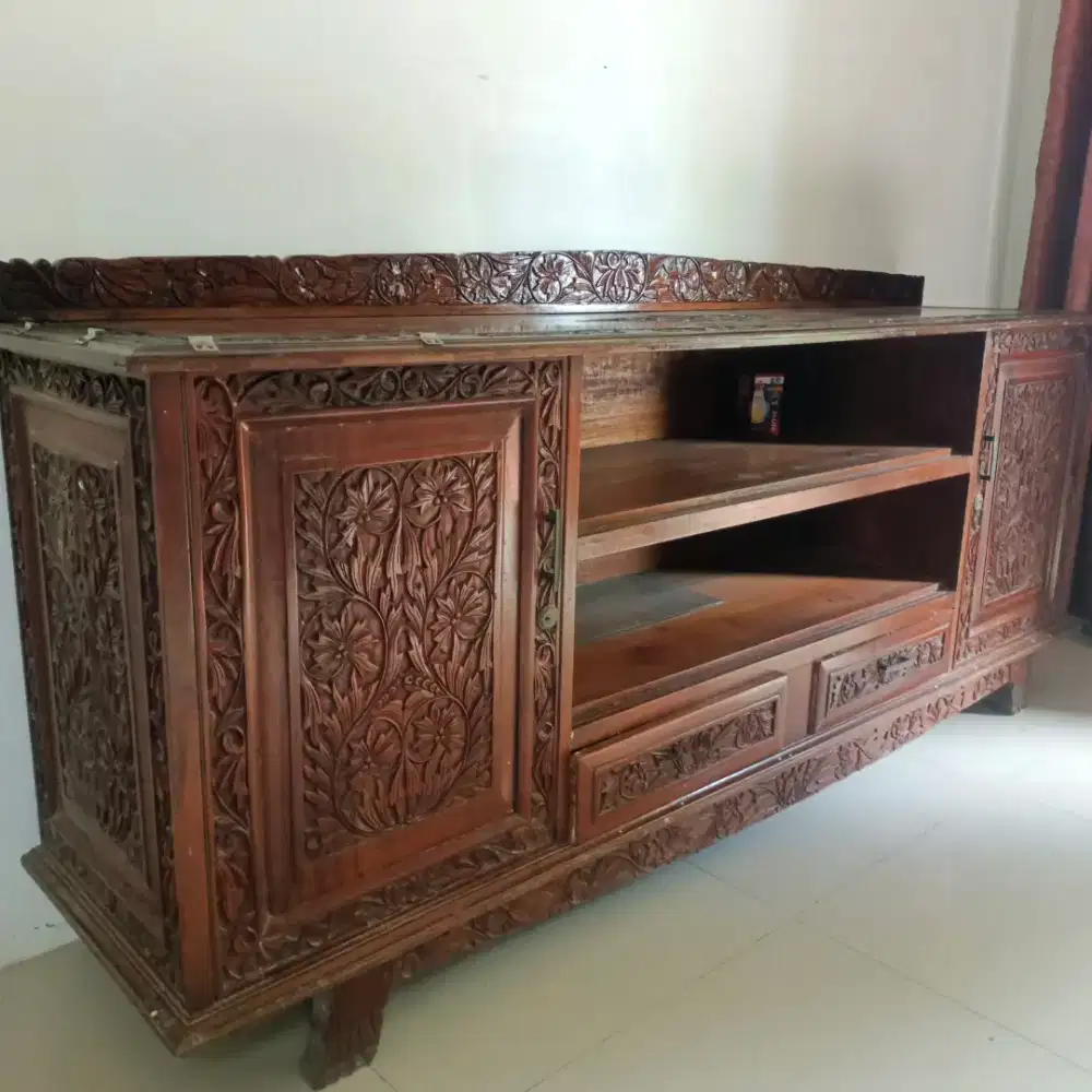 Bufet ukir jati antik