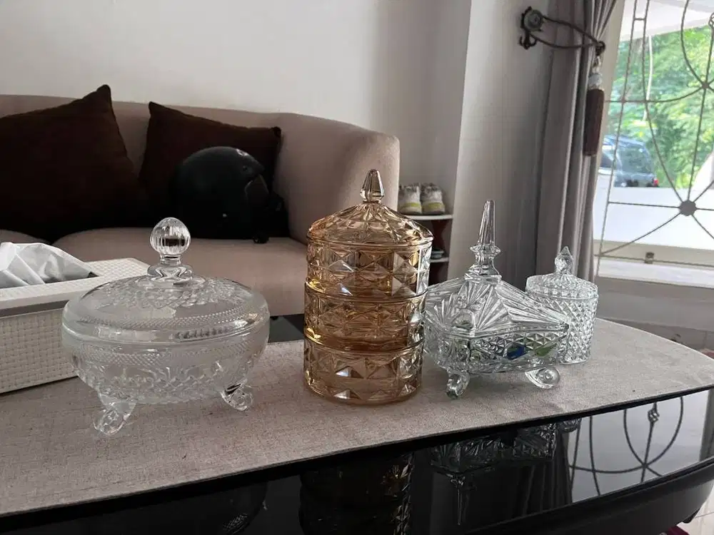 Toples Kaca Candy Pot di Meja Set Antik Kondisi Like New