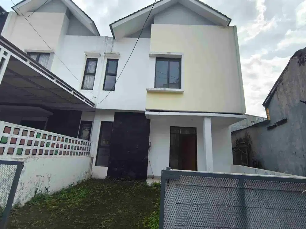 Dijual rumah di kompleks  graha buana cipamokolan bandung timur