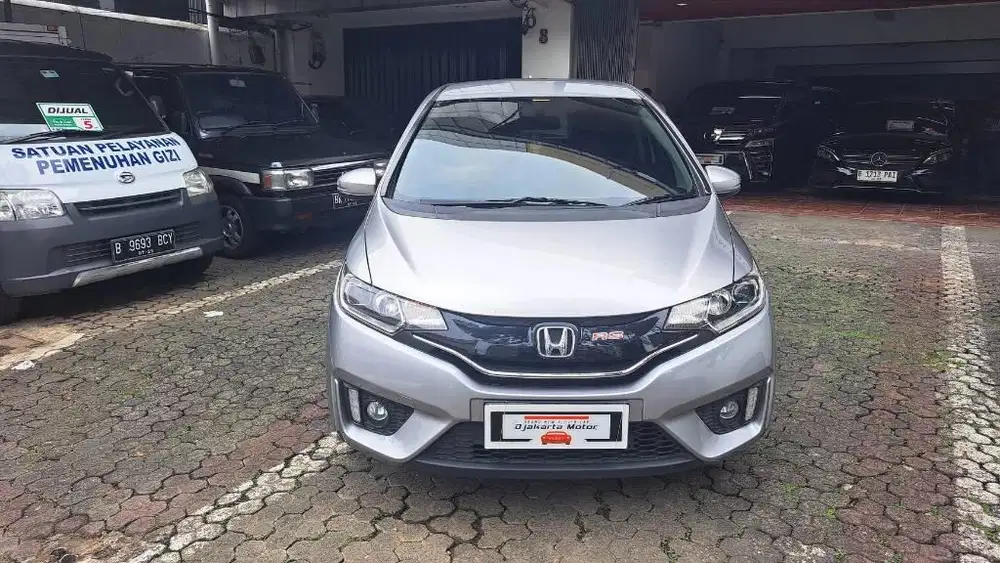 DIJUAL! HONDA JAZZ 1.5 RS CVT AT TAHUN 2016