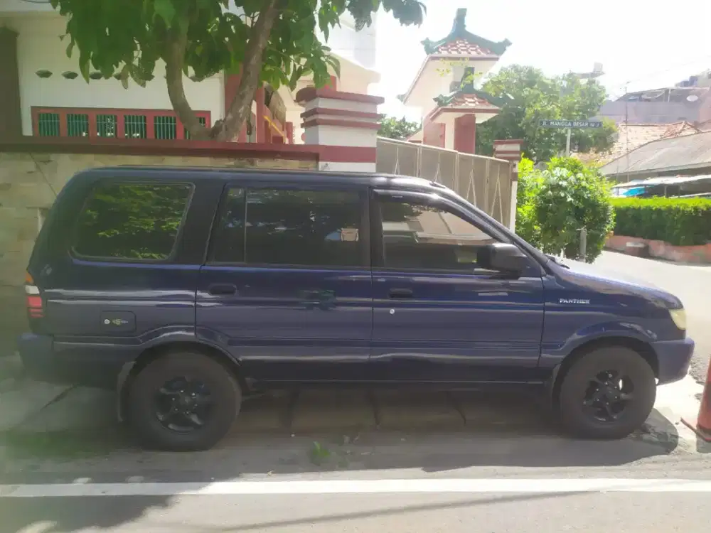 IZUZU PANTHER THN 2001