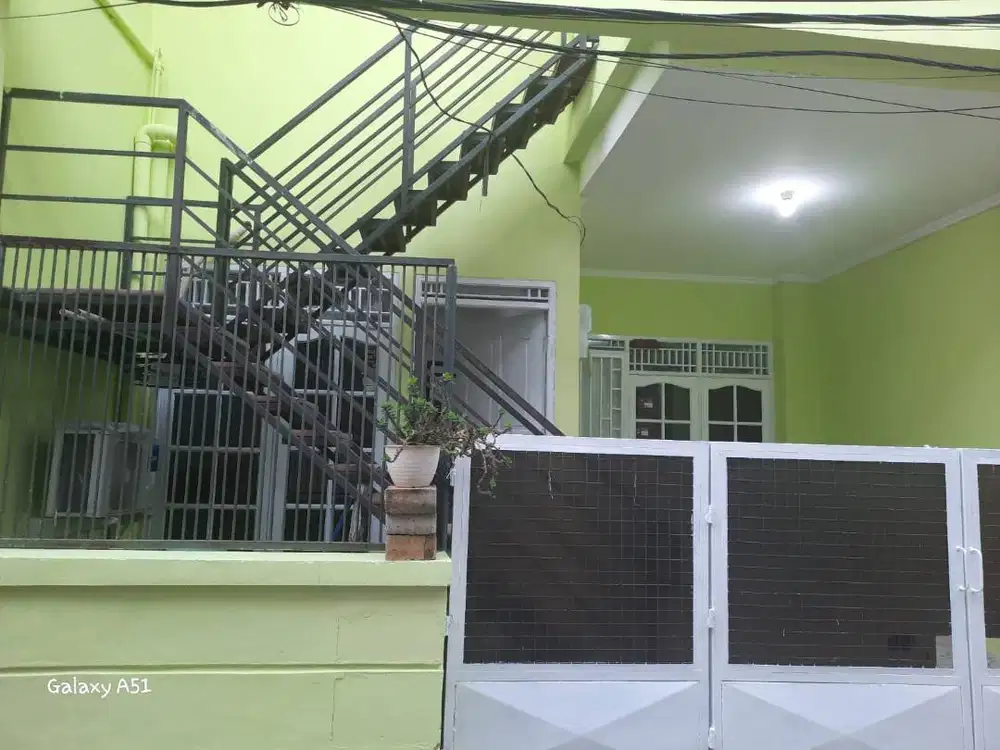 DIJUAL: Rumah Tinggal + Investasi Kos-Kosan Aktif – Lokasi Strategis