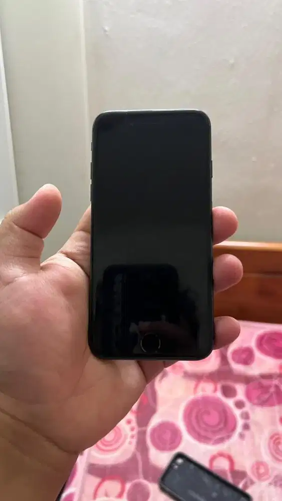 iPhone 8 64GB Hitam