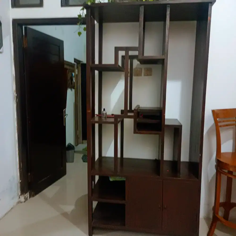 Bufet pajangan jati minimalis