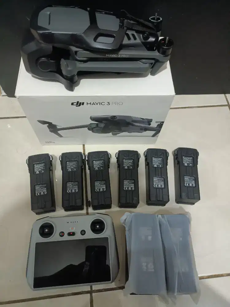 Dji Mavic 3 Pro dengan 8 Baterai