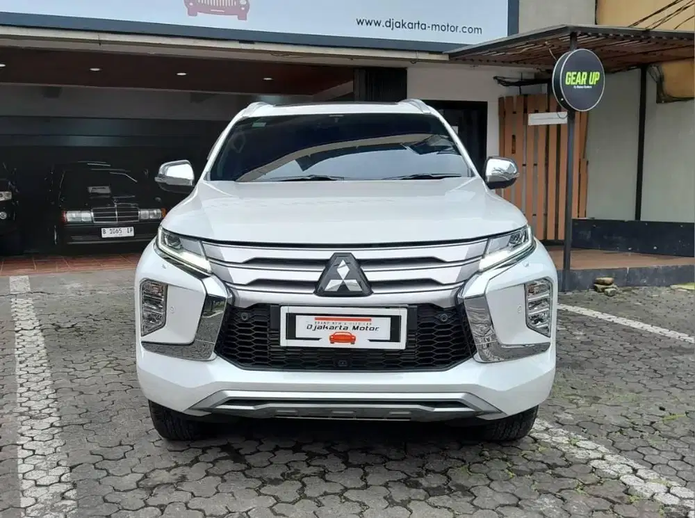 DIJUAL! LOW KM MITSUBISHI PAJERO SPORT DAKAR ULTIMATE 4X4 AT 2021