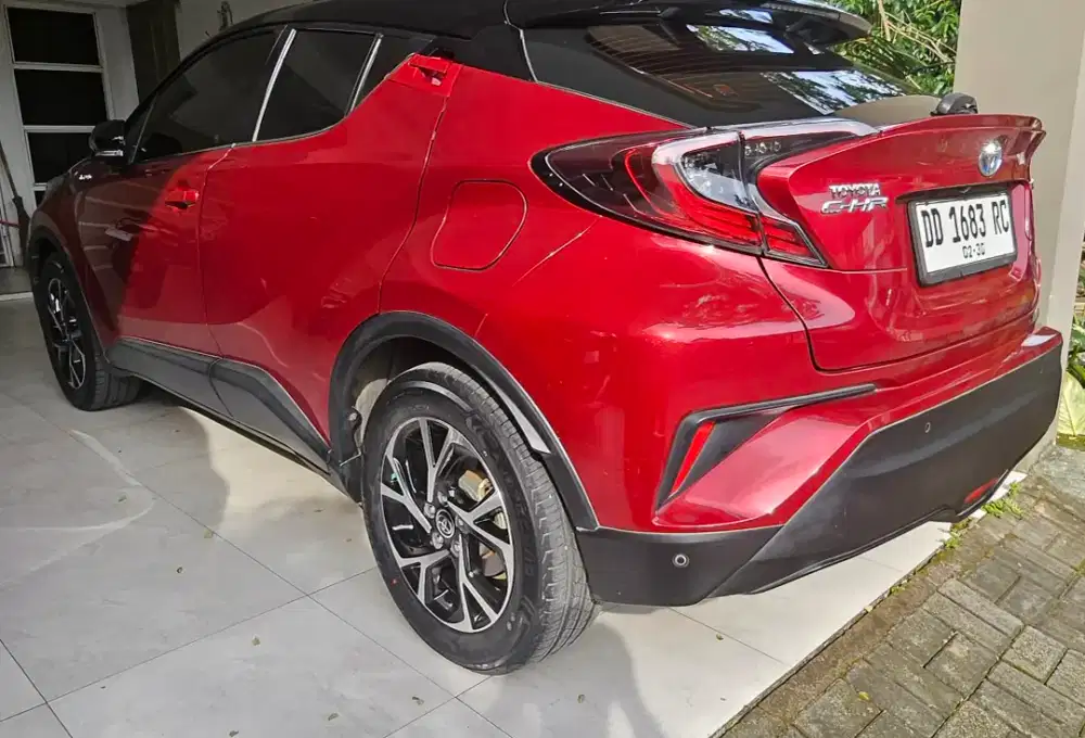 Dijual Toyota CHR Hybrid 1.8