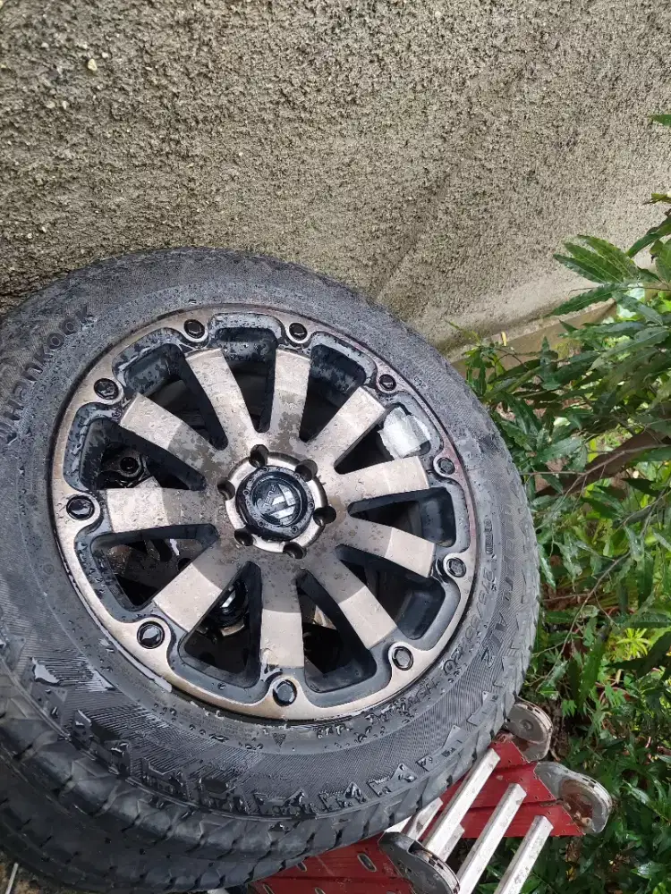 Di jual cepat velg dan ban