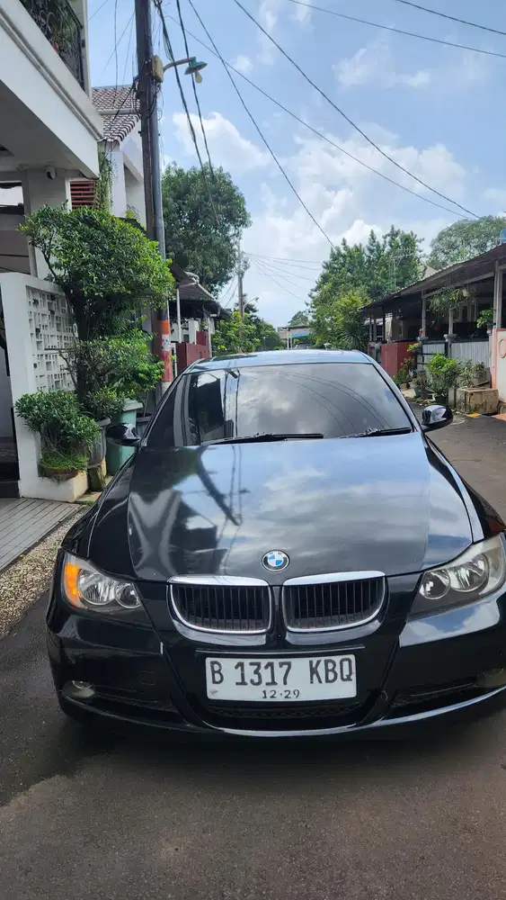BMW 320i 2005 Bensin
