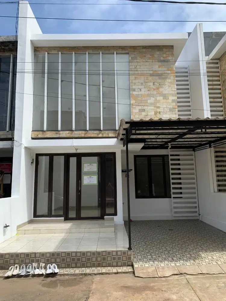 RUMAH TAKE OVER Dekat Gerbang Toll Cibubur