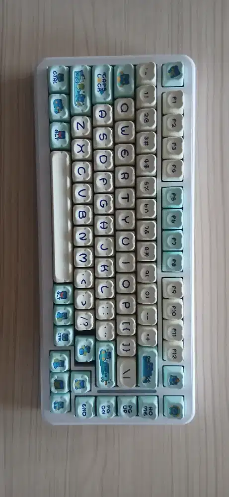 MONO V2 75% WHITE + AKKO LEMON BEAR KEYCAPS COD ONLY