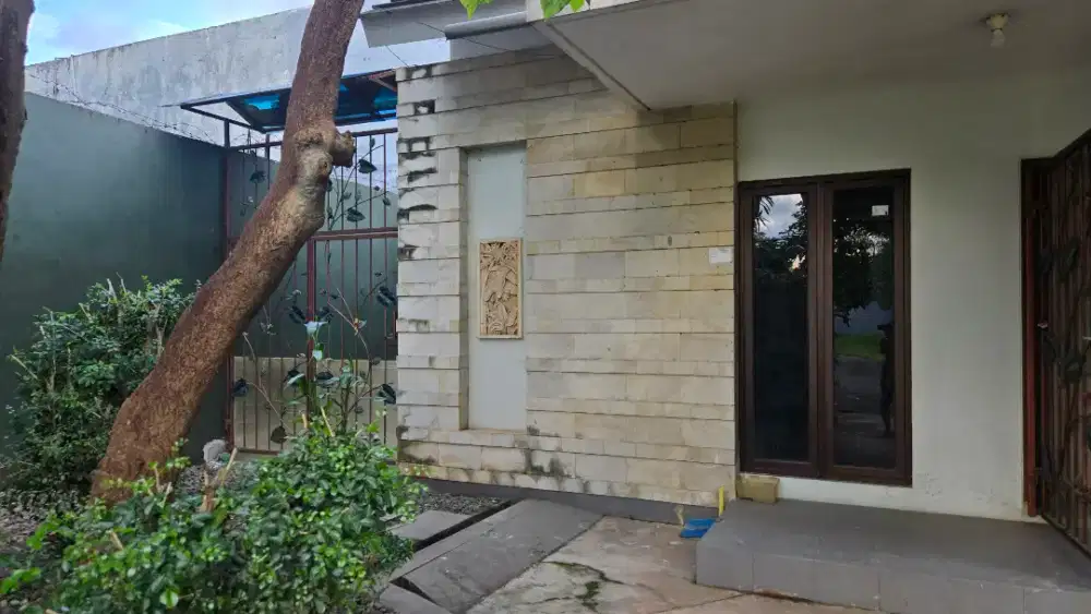 Disewakan rumah bersama isi nya