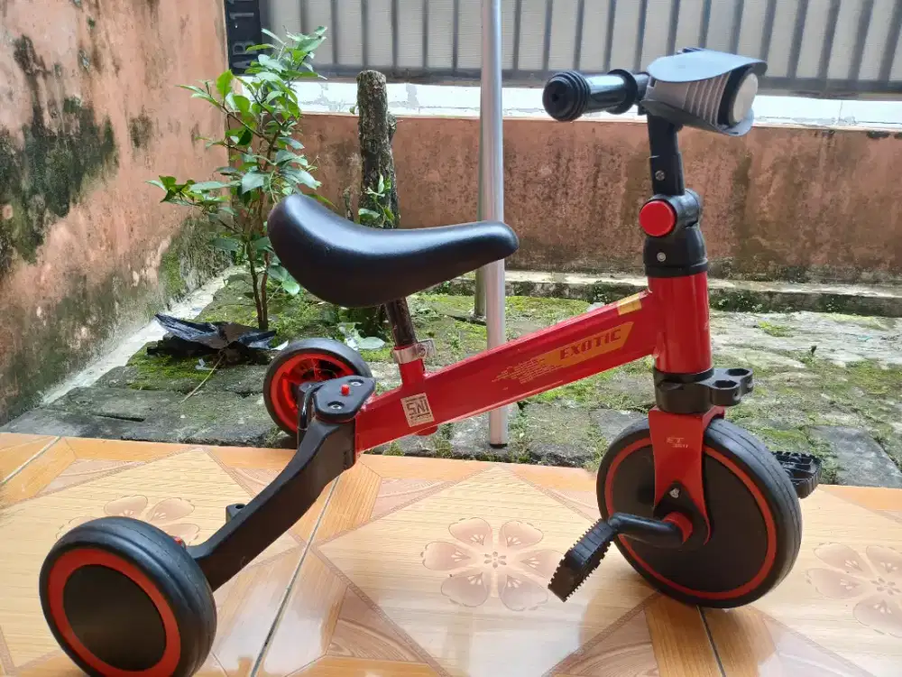 Sepeda balancing anak merk exotic
