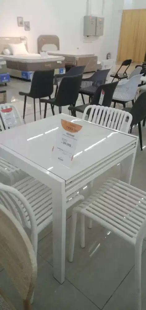 SIGMUND DINNING TABLE W/ EXTENTION SCANDIA PARADISE WALK SERPONG