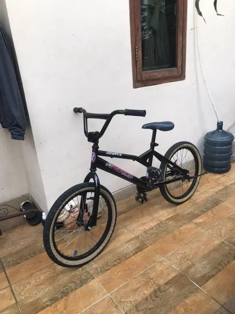 Sepeda bmx united jumper