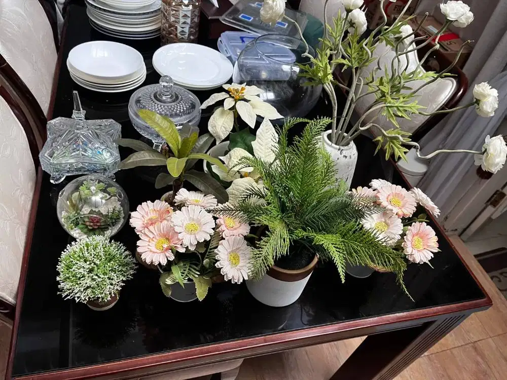 Bunga Hias Artifisial/Palsu Cocok untuk Indoor atau Outdoor Mulus