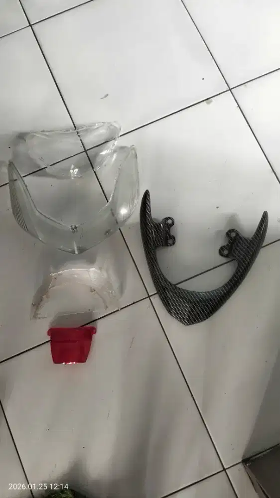 Mika stop lamp .lampu dan senja dan behel Mio smile