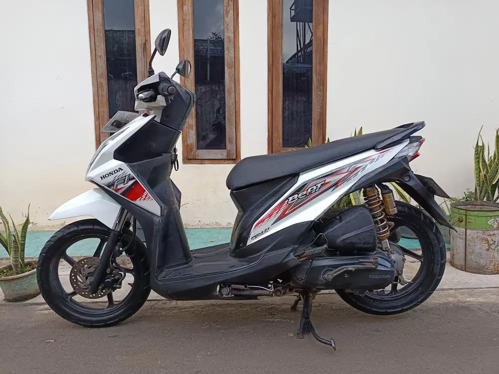 HONDA BEAT FI 2014  lengkap bagus