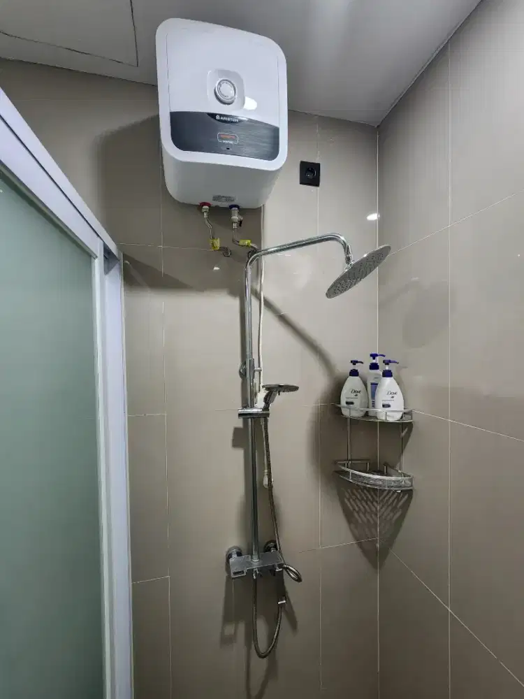 Water Heater Listrik Ariston Storage 15 Liter - 350 Watt