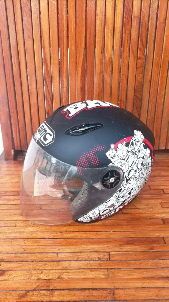 Helm BMC ukuran XL siap pakai