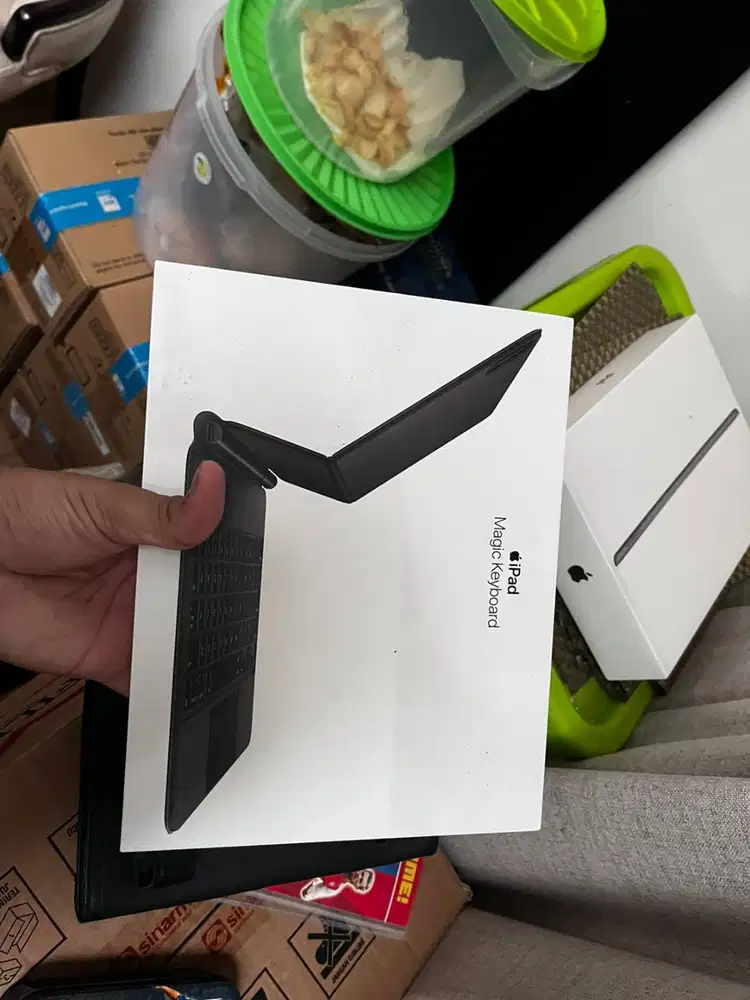 (BOX SAJA) BOX MAGIC KEYBOARD untuk iPad 11inch (1st & 2nd Gen)