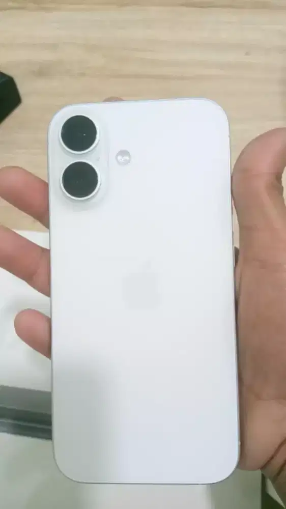 iphone 16  128 like new bh100% cc7