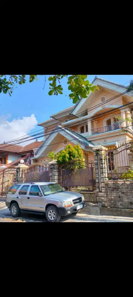 Dijual tanah 4 are bonus rumah di m yamin renon denpasar bali