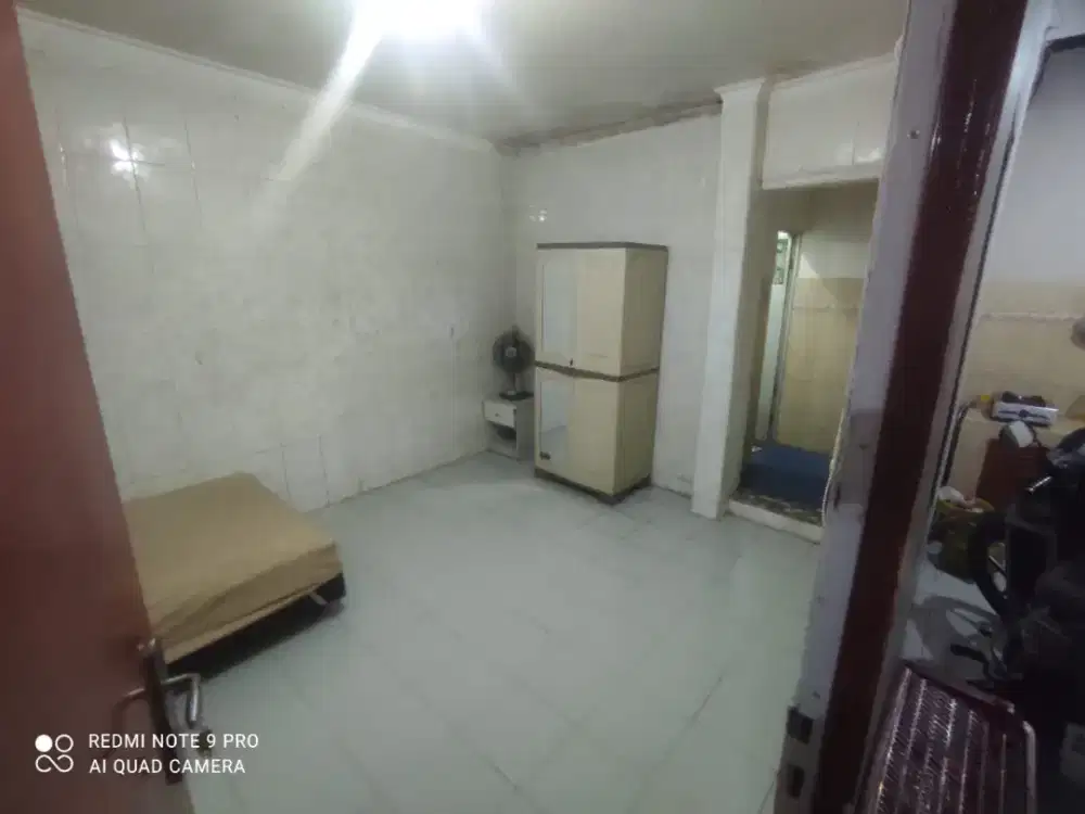 Kos putra depan Griya Antapani