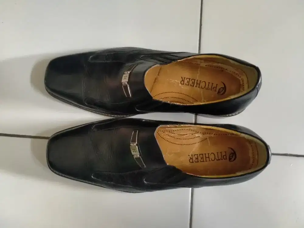 Sepatu PITCHEER prelove