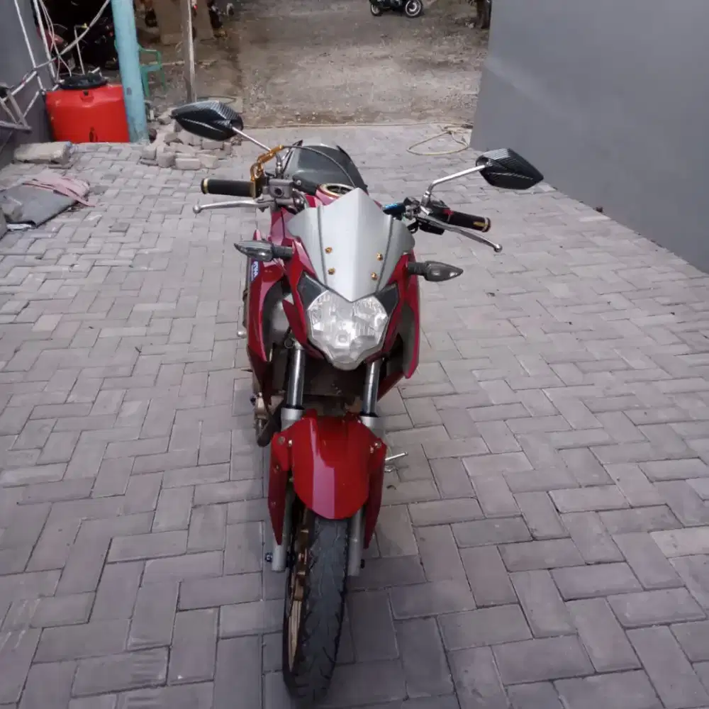 Di Jual Motor Yamaha Vixion 2015 Surat lengkap pajak pjang Siap pakai