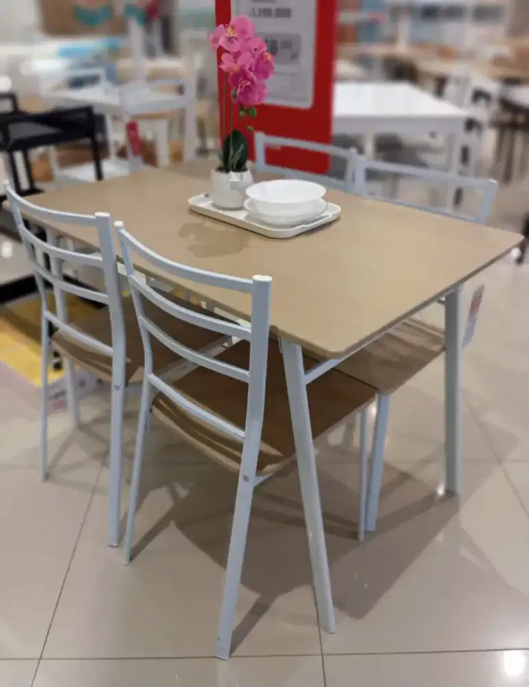Dijual cepat meja makan set bahan besi