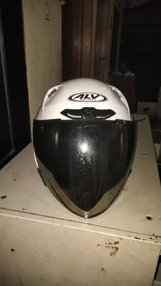 Saya mau jual helm alv,barang dengan kondisi lecet pemakaian japri aja