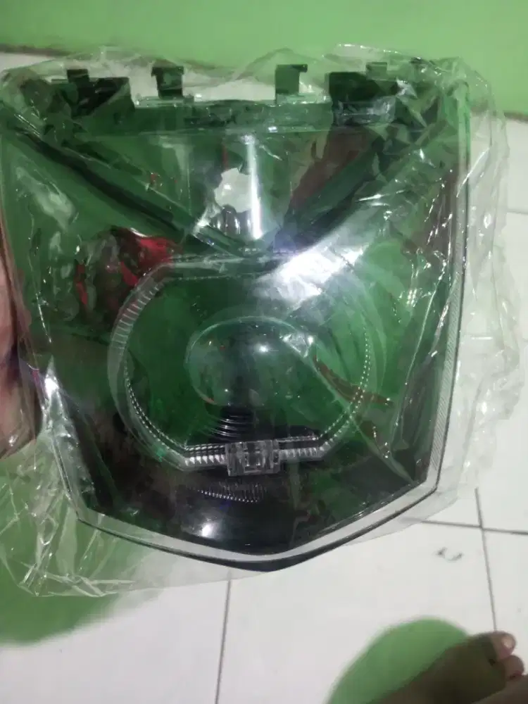 Lampu depan  beat FI (baru)