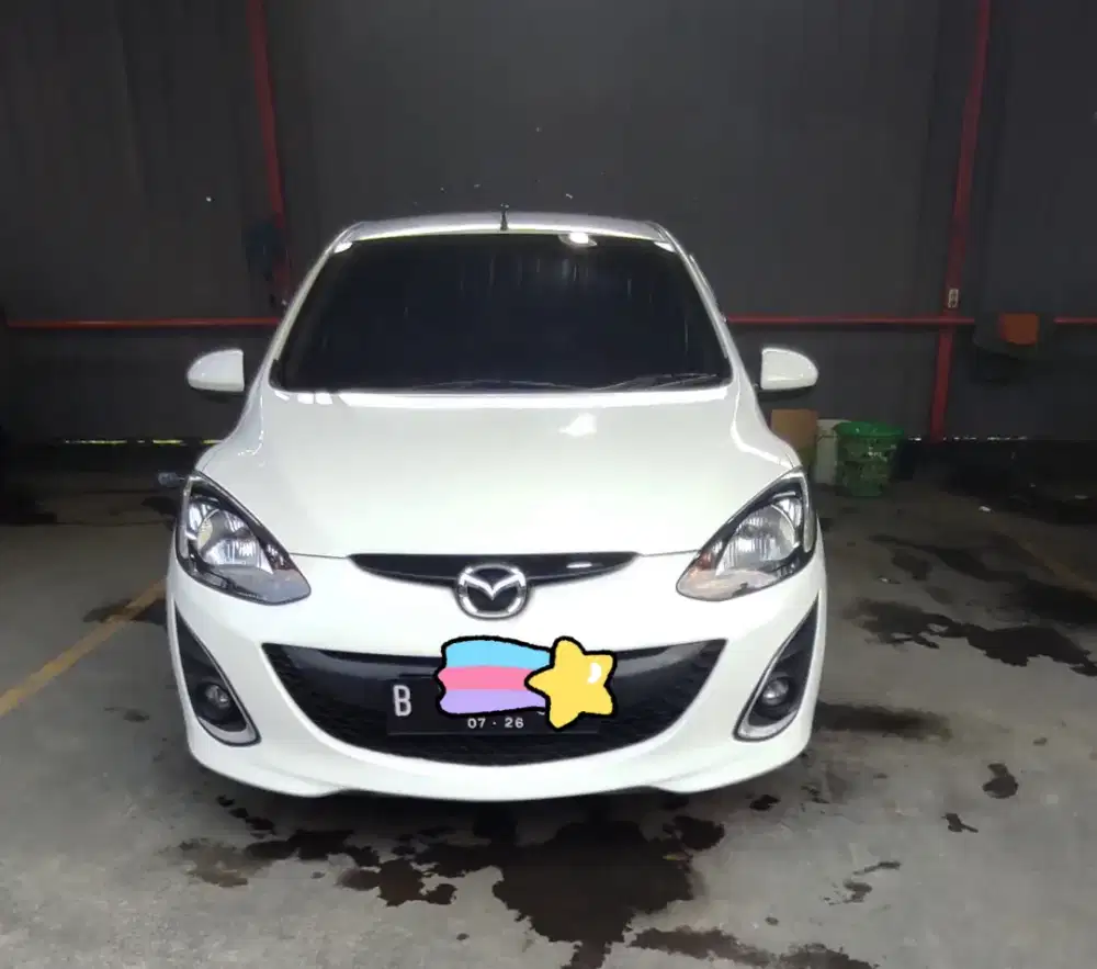 Mazda 2 R 2011 AT