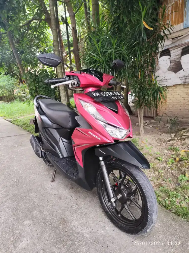 Si ganteng tampil yg lain mundur dulu