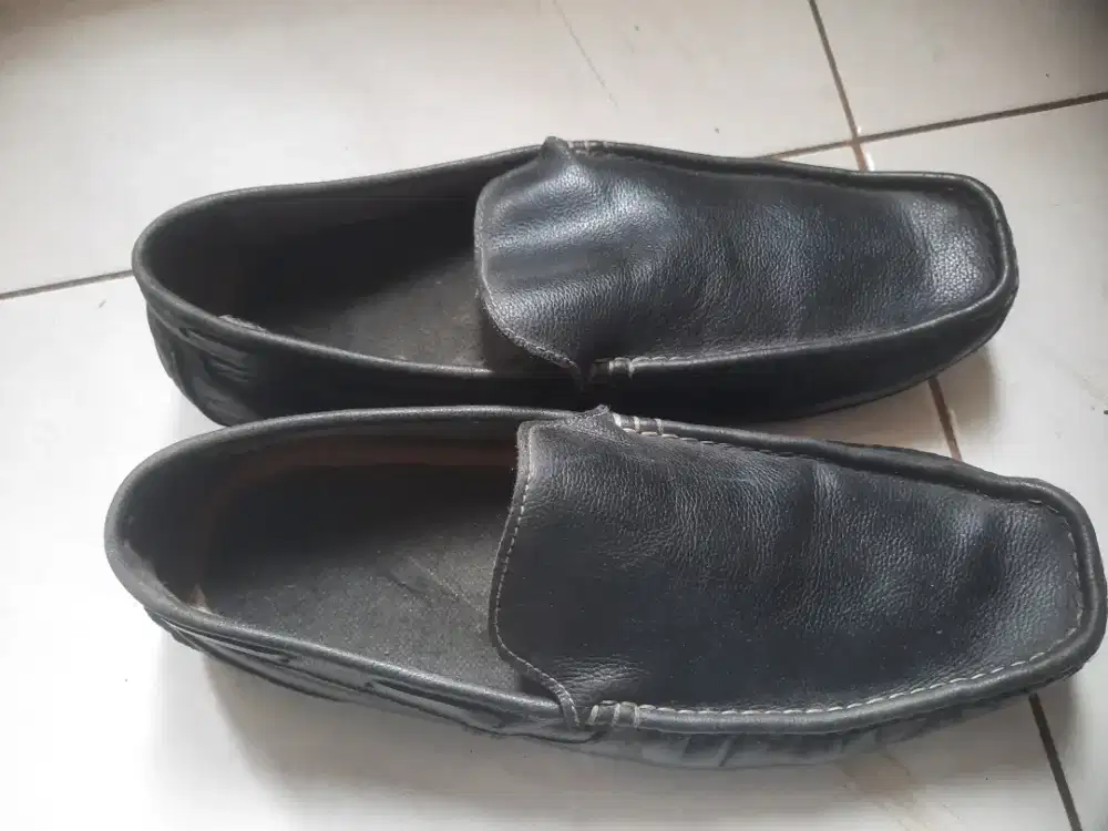 Sepatu Pedro 42