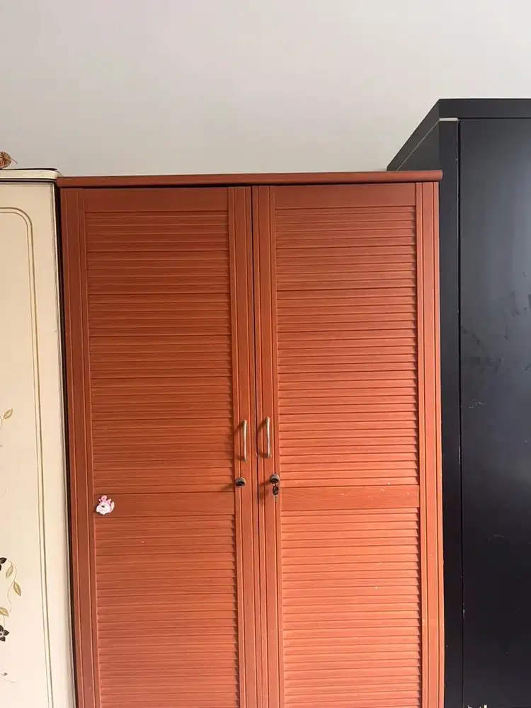 LEMARI 2 PINTU PRELOVED