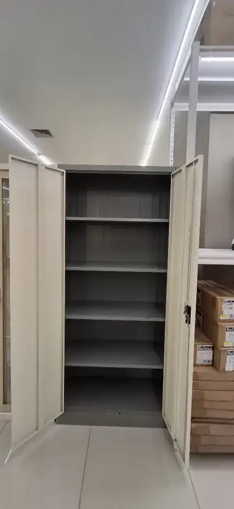 Lemari arsip sekolah dan kantor besi