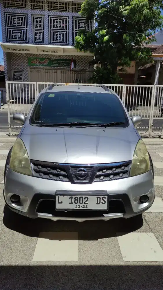 Nissan Livina X Gear Matic 2010