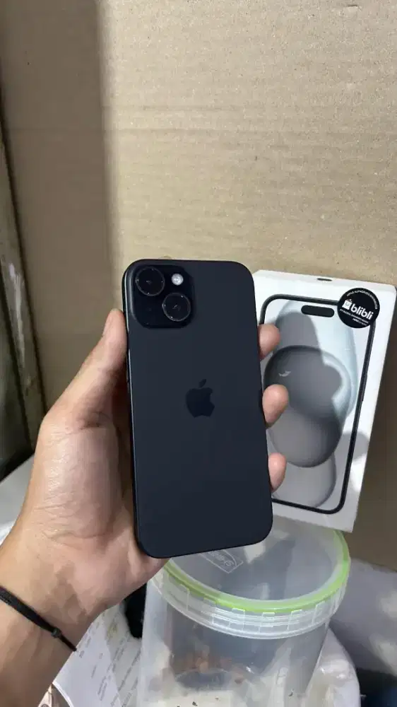 iPhone 15 128 resmi garansi on