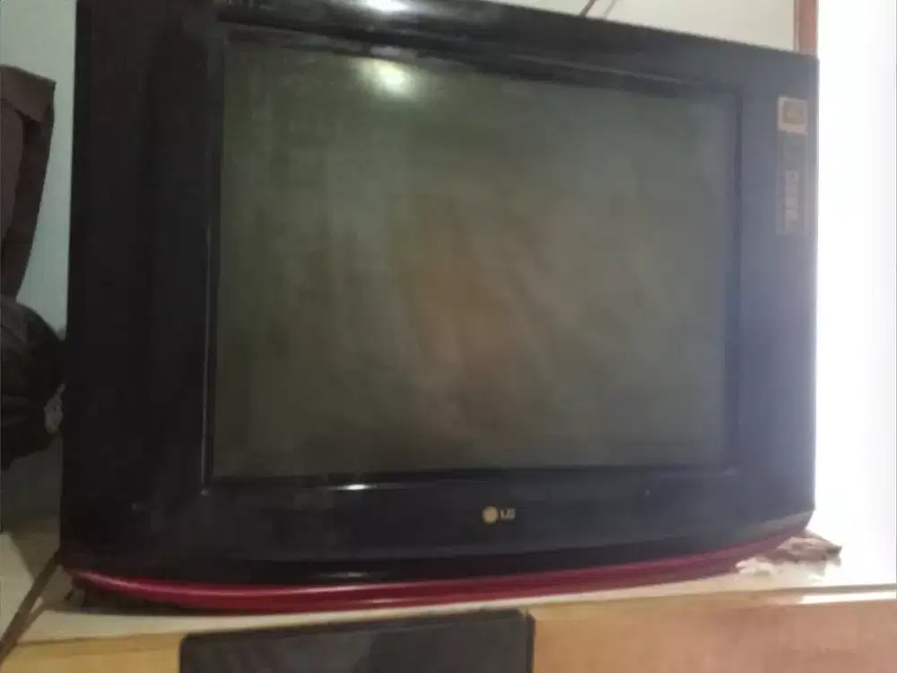 Tv LG 32 in layar datar