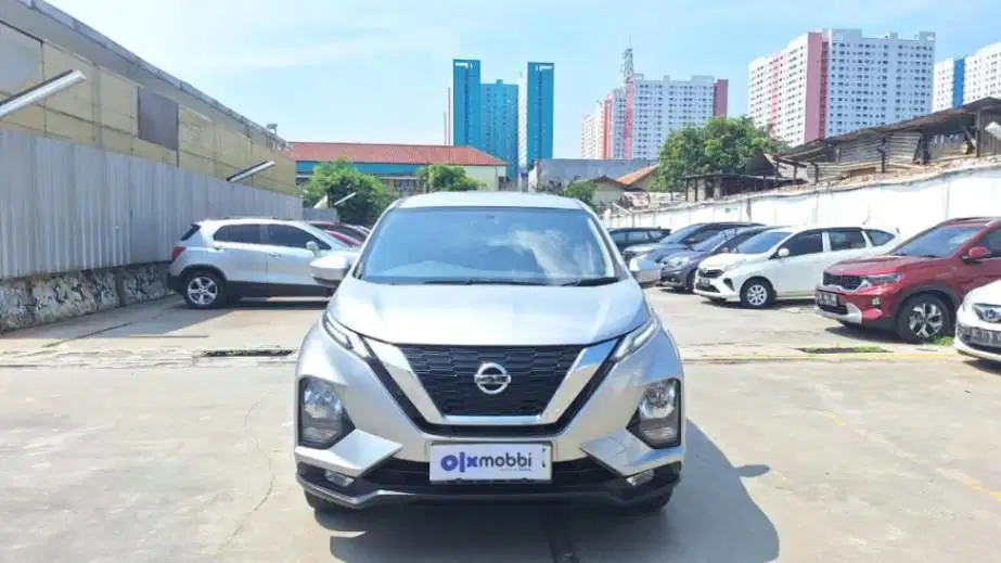 DP RINGAN Nissan Livina 1.5 EL Bensin-MT 2019 Silver CVBWD